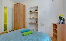 Private Entrance-2 Rooms-Old Town- Free Parking